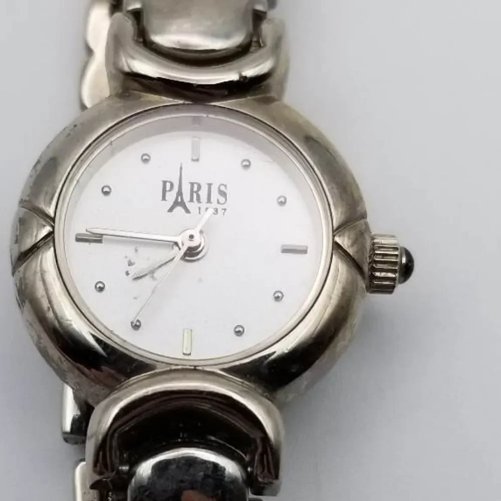 Paris 1937 watch silver‎ tone needs batteries very feminine! B3222